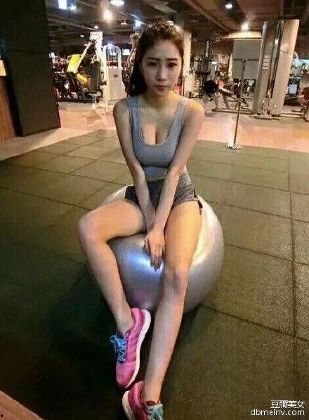 台湾女网红沈琪琪,从网络红人到影响力偶像的蜕变之路